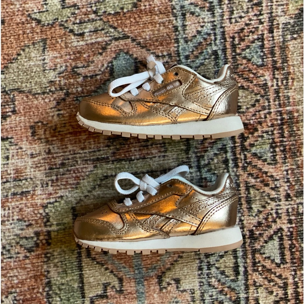 Reebok Classic Leather Gold Metallic Toddler Shoes,  Size 6